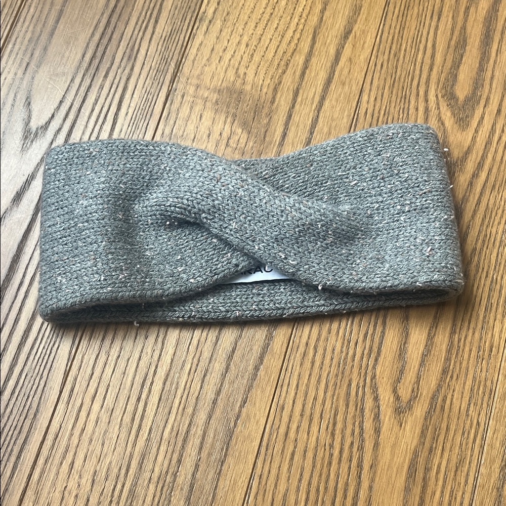 Main Character Gray Knit Accessory